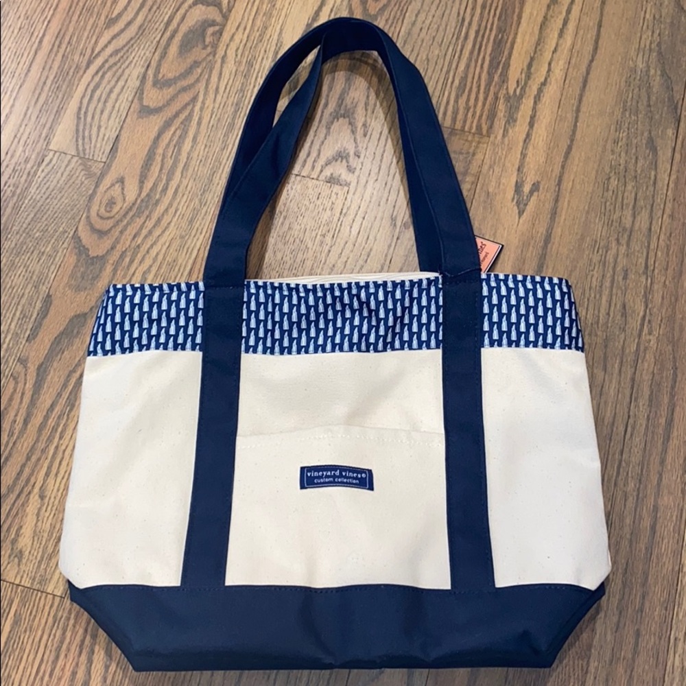 Vineyard vine tote bag!